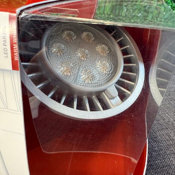 NIB Toshiba LED Par 30 Warm White Replaces 65 W Lighting Bulb New - Picture 4 of 6